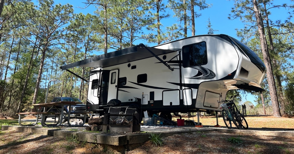 Fifth Wheel Trailer