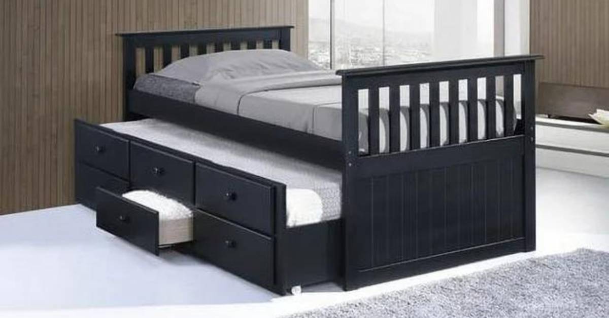 Broyhill Marco Island Captain's Bed with Trundle Bed and Drawers